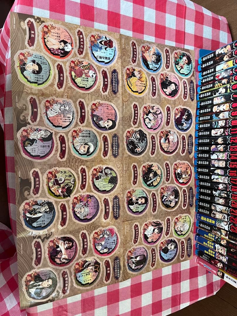 鬼滅の刃 全巻＋小説＋公式本＋特典大量セット 缶バッジ ポストカード付き