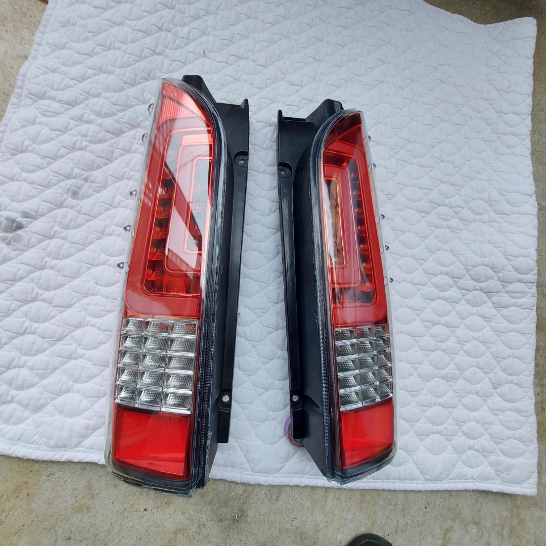 z*r様 200系ハイエース　LED テールランプ 左右セット