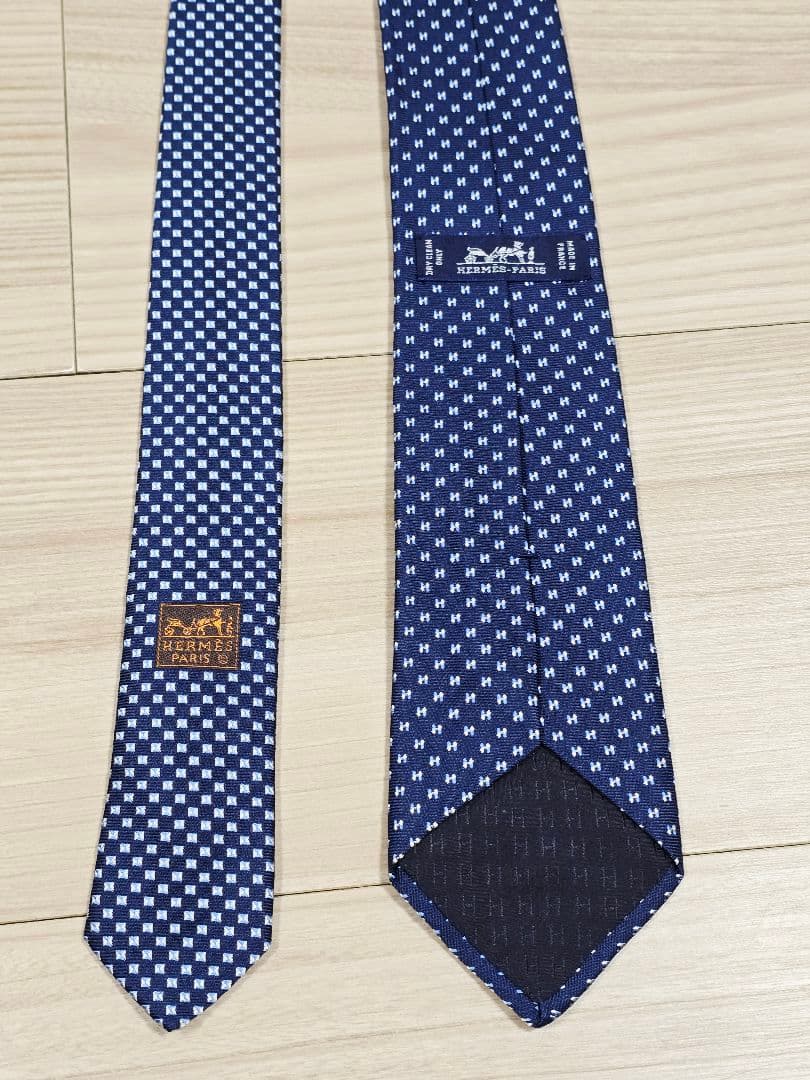 ポ*ー様 年末最終値下げエルメスHERMESシルクタイ ツイルビー Hメドール