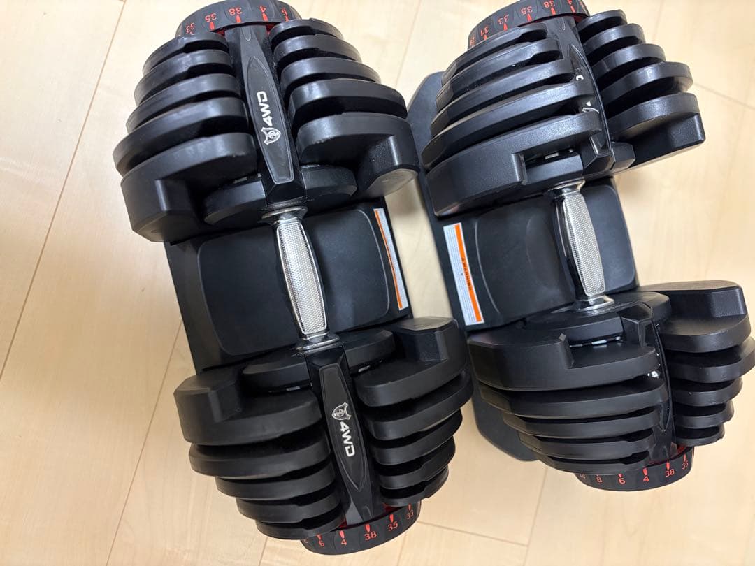 ① 4WD 可変式ダンベル　4kg－38kg 17段階調節