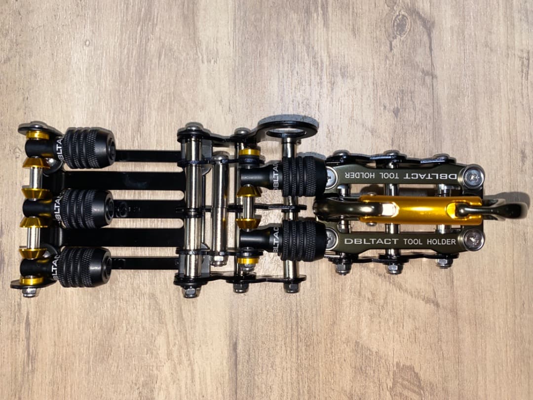 ニックス風ビットホルダー5P付きベルトループ&カラビナ下げ　ブラック×ゴールド