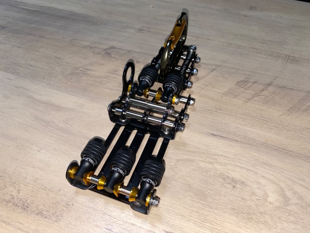 ニックス風ビットホルダー5P付きベルトループ&カラビナ下げ　ブラック×ゴールド