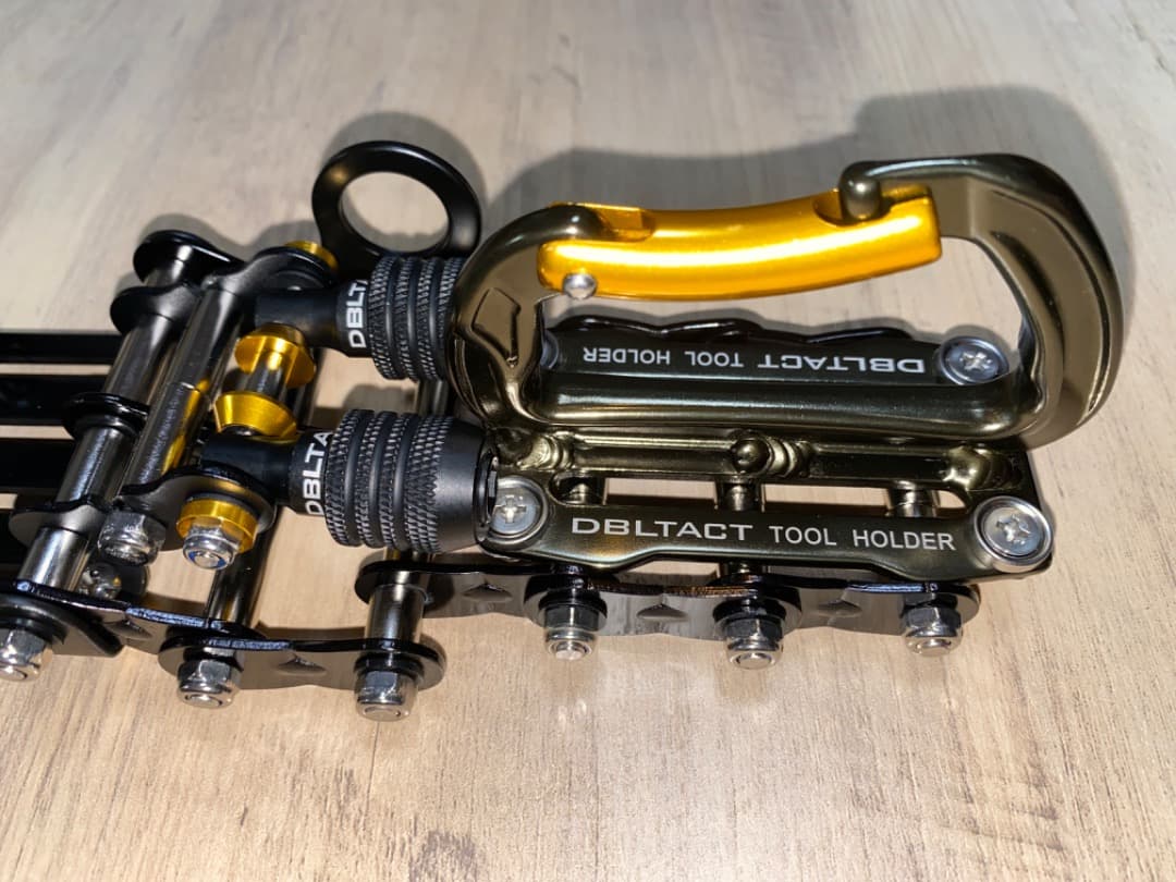 ニックス風ビットホルダー5P付きベルトループ&カラビナ下げ　ブラック×ゴールド