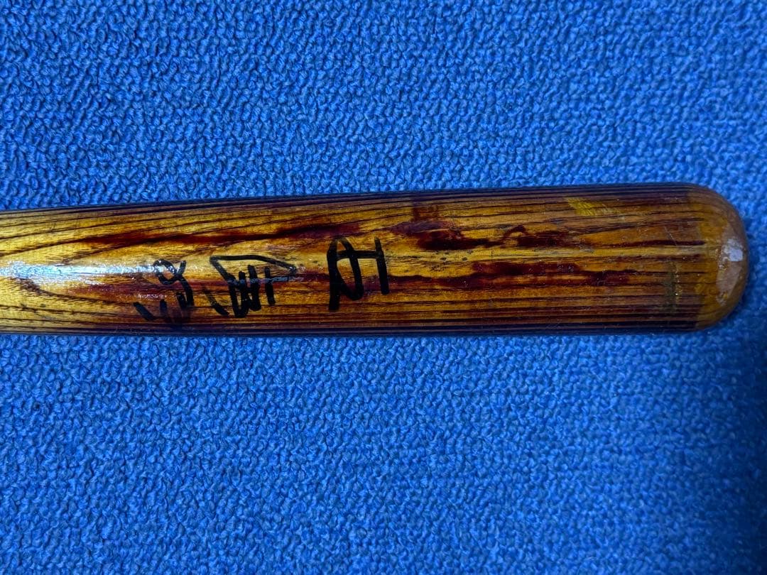 希少品ジュン・イシイ製硬式用圧縮バッ ト 王貞治直筆サインバット