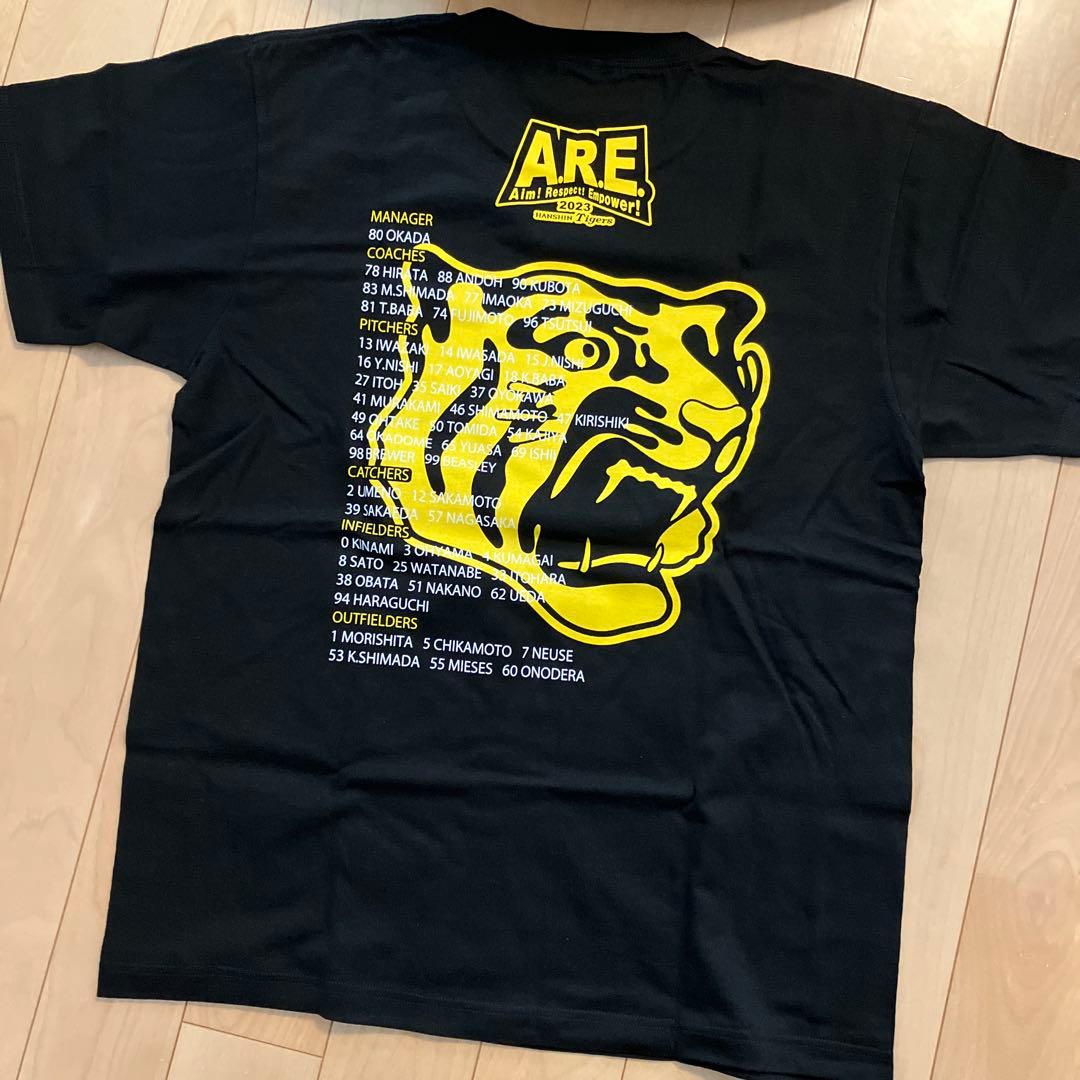 阪神タイガース　2023 日本一記念　坂本選手サイン入り　ビールかけTシャツ