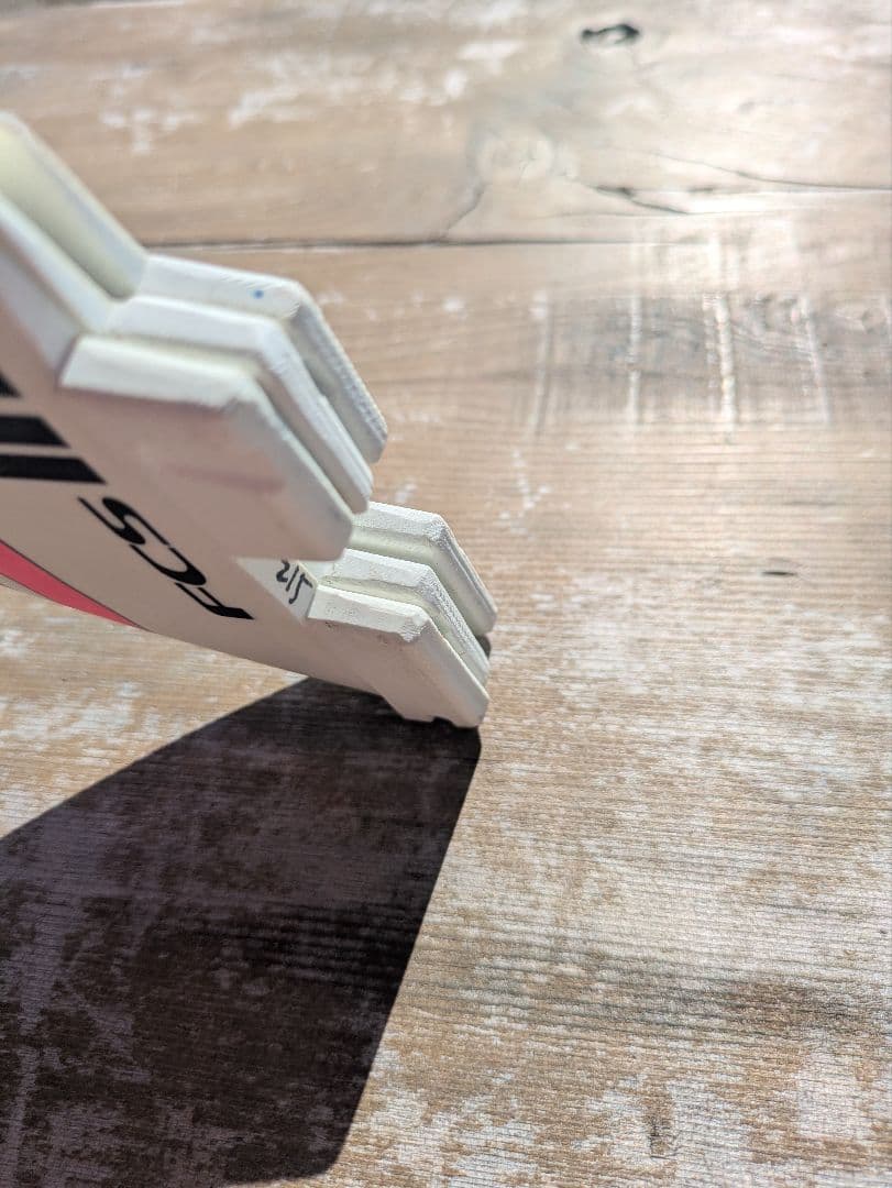 FCS JW サーフボードフィン 3枚セット ホワイト/ピンク