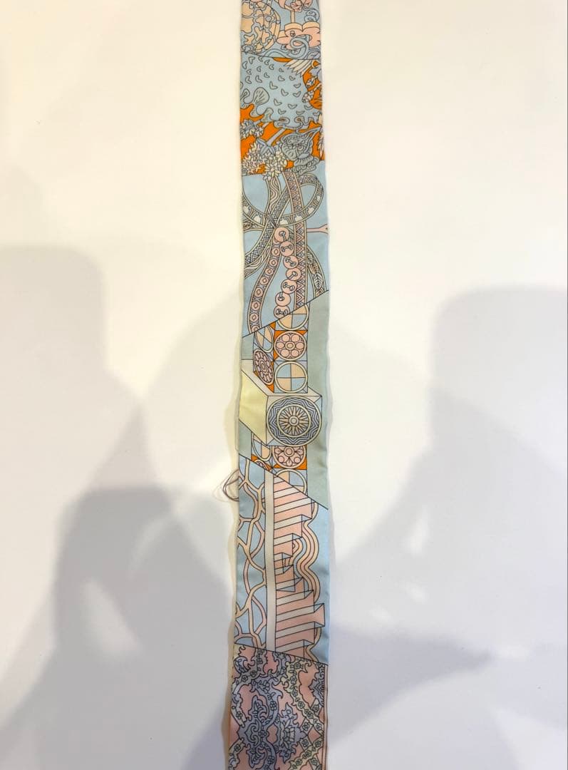 新品未使用タグ付き HERMES ツイリー