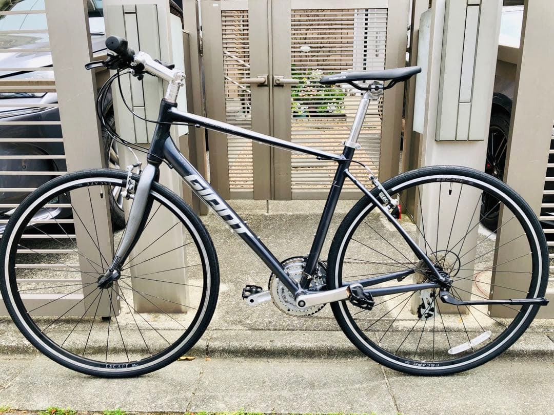 ☆高年式 Giant ジャイアント エスケープR3 人気のガンメタ