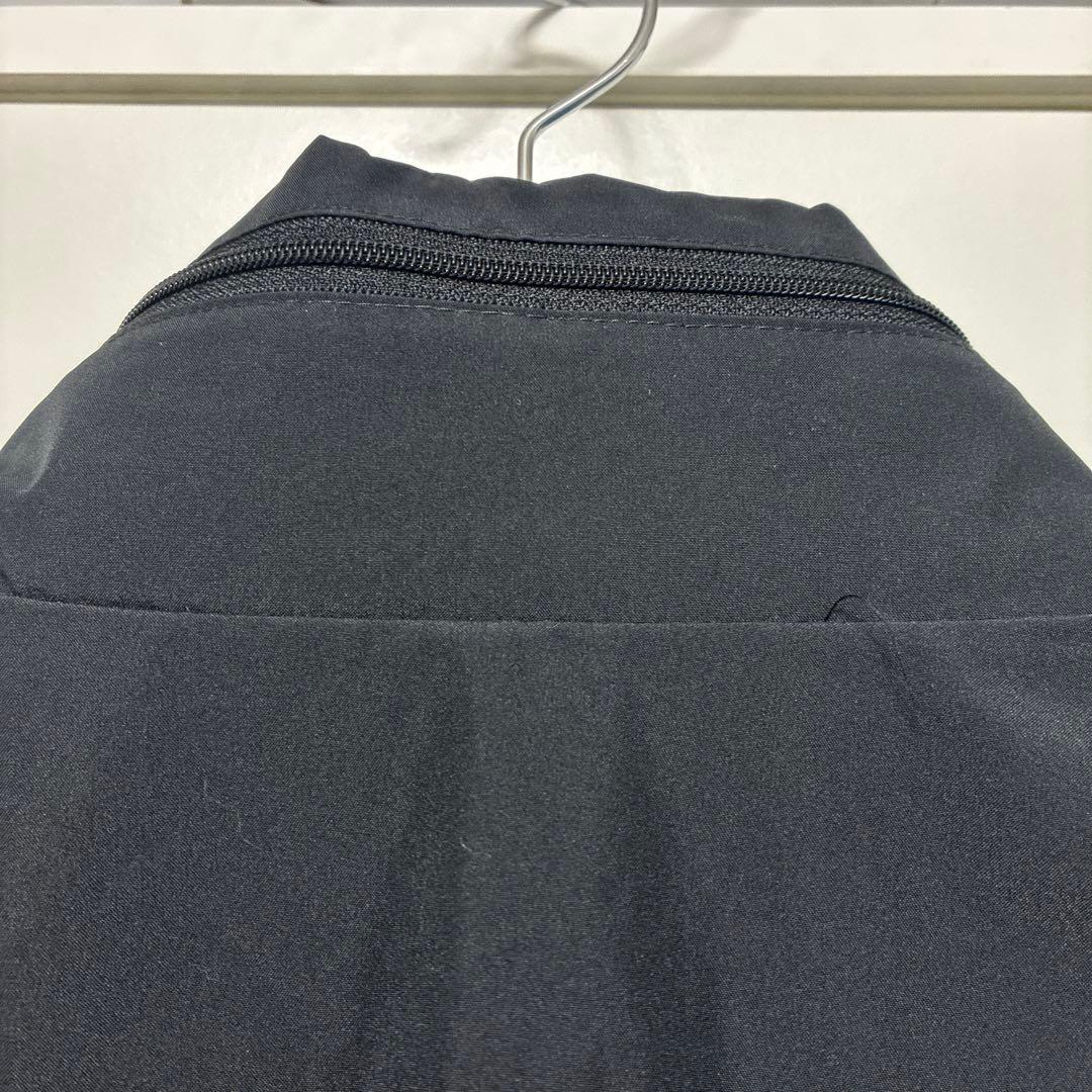 adidas レアル・マドリード ナイロンジャケット ブラック　ゴールド