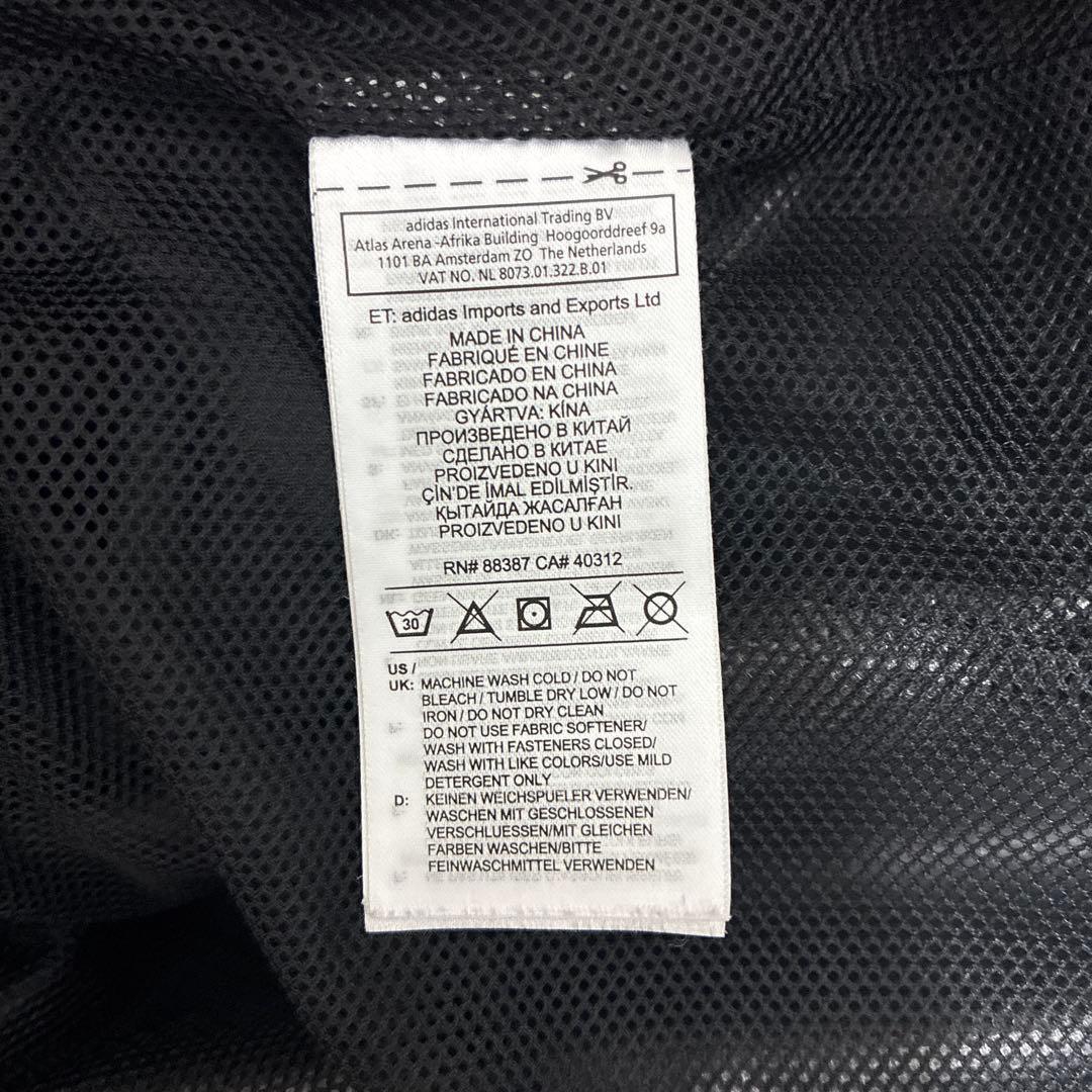 adidas レアル・マドリード ナイロンジャケット ブラック　ゴールド