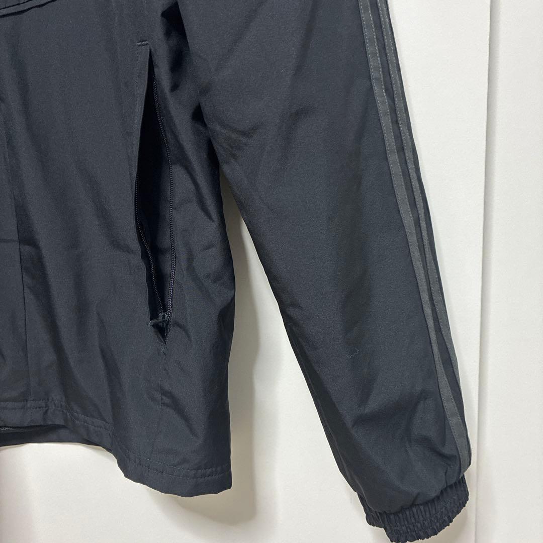 adidas レアル・マドリード ナイロンジャケット ブラック　ゴールド