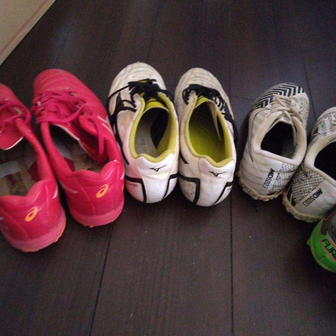 サッカーシューズ　スパイク　トレシュー　ナイキ　アディダス　ミズノ　アシックス