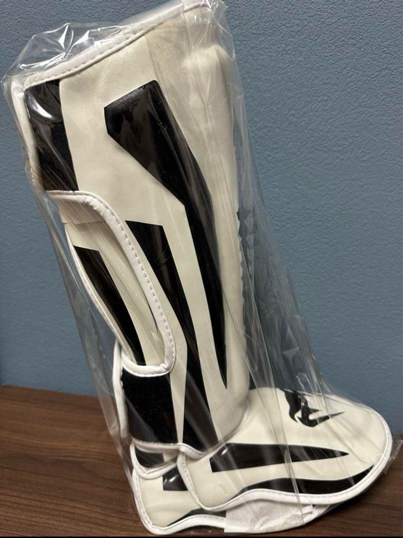 Venum Elite シンガード - ホワイト