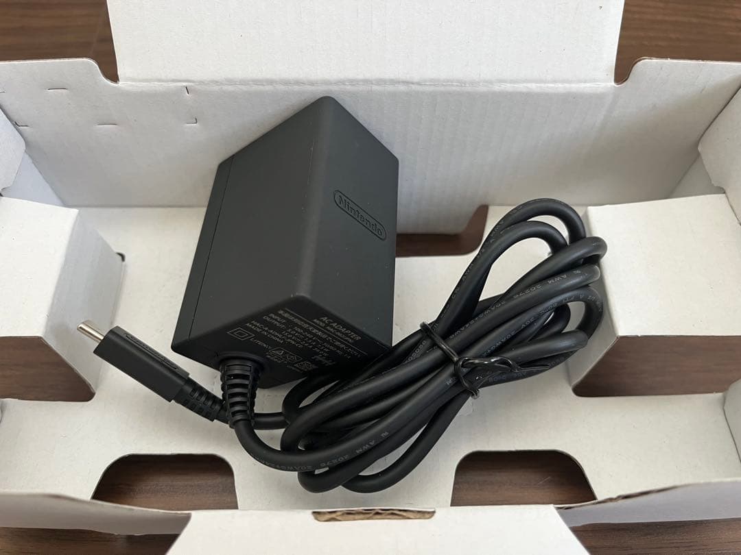 【極美品】2024年式Nintendo Switch Lite + ソフト