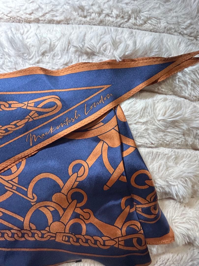 【未使用】Mackintoshシルクスカーフ⭐︎ダイアモンドシェイプシルク100%