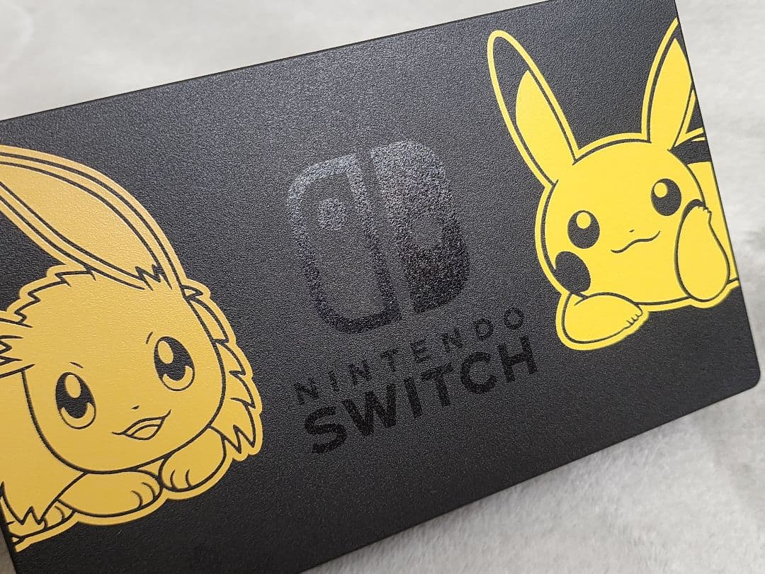 Nintendo Switch ピカチュウ・イーブイデザイン