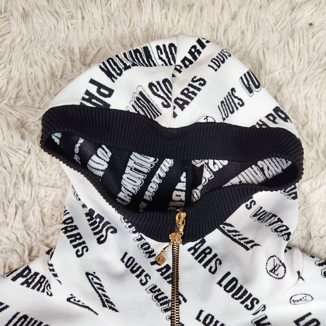 超美品 ルイヴィトン フーディジャケット スランティドシグネチャー柄