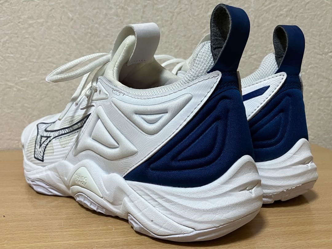★MIZUNO WAVE MOMENTUM 3 ミズノ ウエーブモーメンタム 3