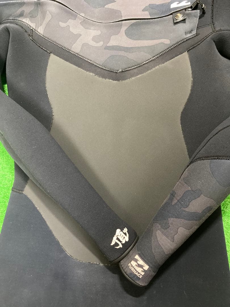 ビラボン ウェットスーツ セミドライ　　Lサイズ　サーフハンガー付